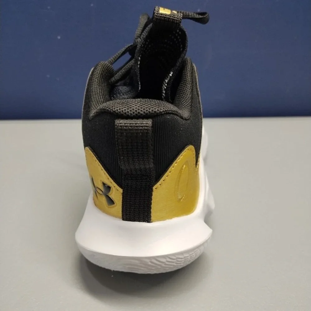 Under Armour Flow Breakthru 4 Basketball Shoes 6.5 Womens Black Gold 3026641-001